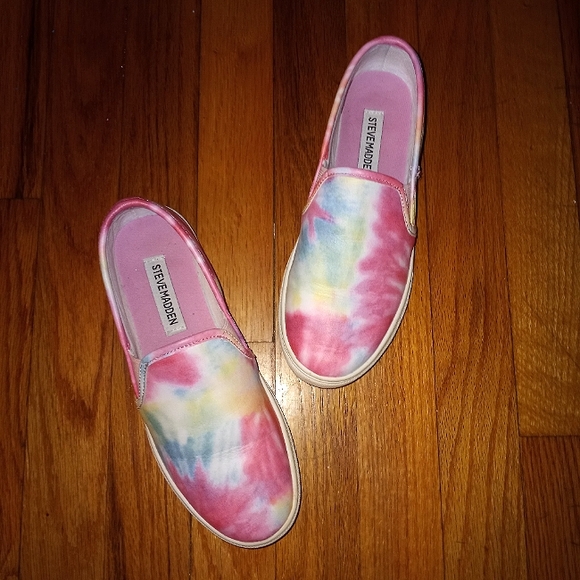 Steve Madden Other - Size 4 Girl's Steve Madden Pink, Yellow & Blue Tie Dye Slip On Shoes